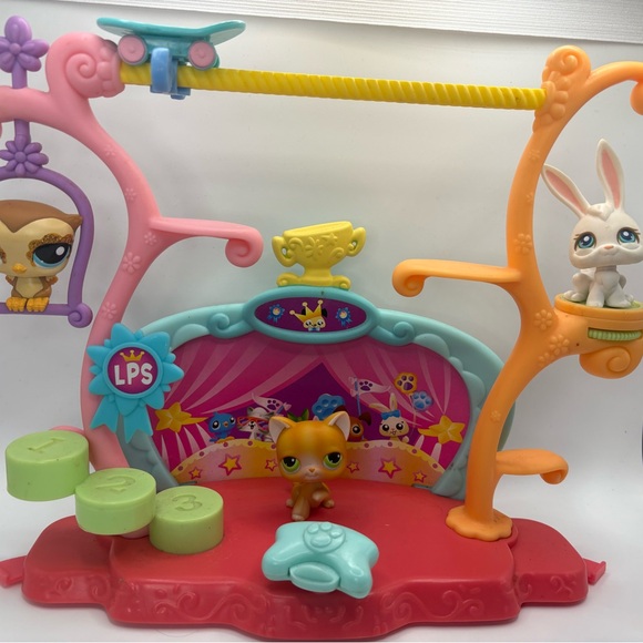 Littlest Pet Shop Circus Playset 🎪 w 3 Pets (Owl, Cat & Bunny - Picture 2 of 7